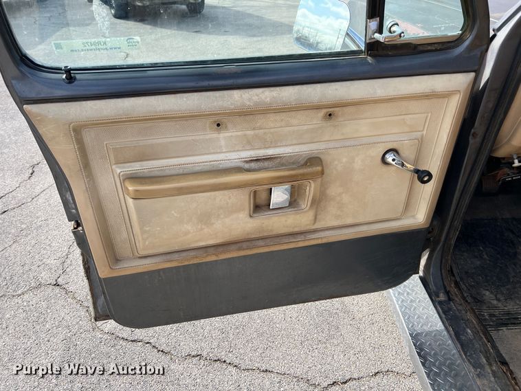 image for item KR9472 1982 Dodge W250  pickup truck