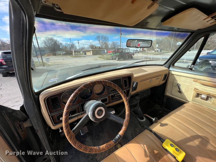 image for item KR9472 1982 Dodge W250  pickup truck