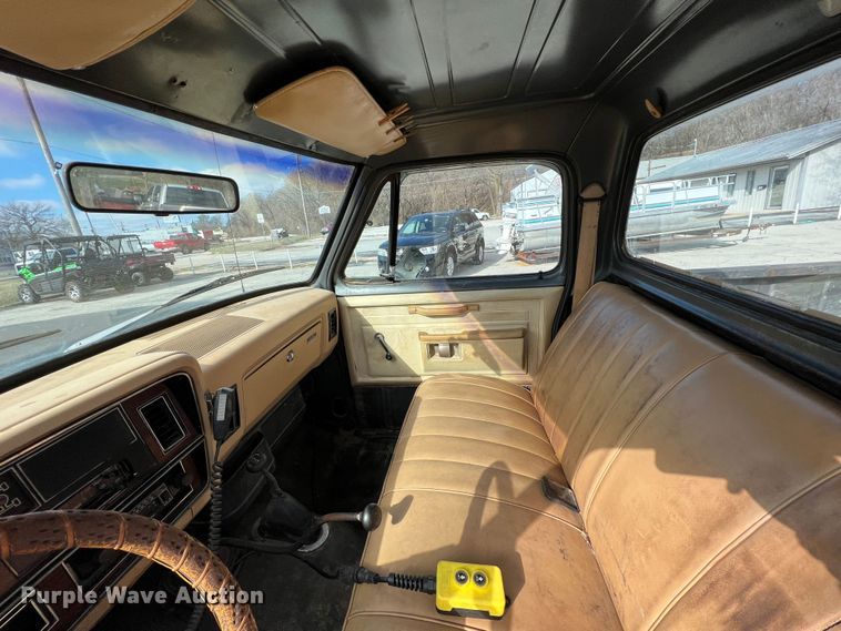 image for item KR9472 1982 Dodge W250  pickup truck