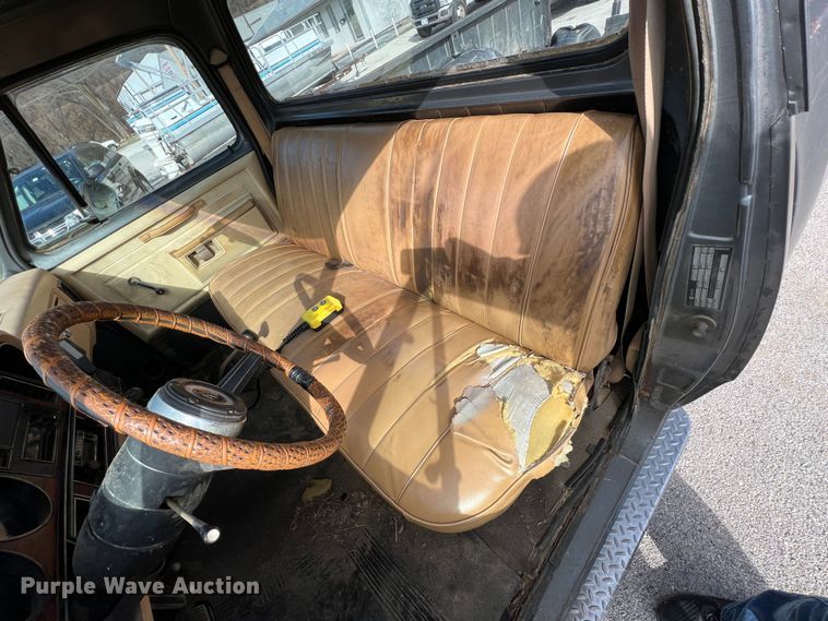 image for item KR9472 1982 Dodge W250  pickup truck