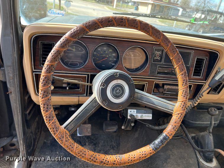 image for item KR9472 1982 Dodge W250  pickup truck