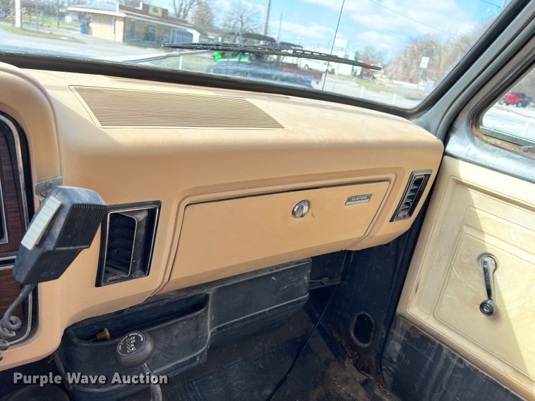 image for item KR9472 1982 Dodge W250  pickup truck