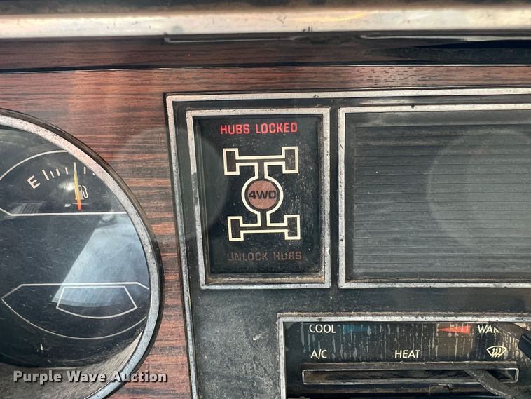 image for item KR9472 1982 Dodge W250  pickup truck