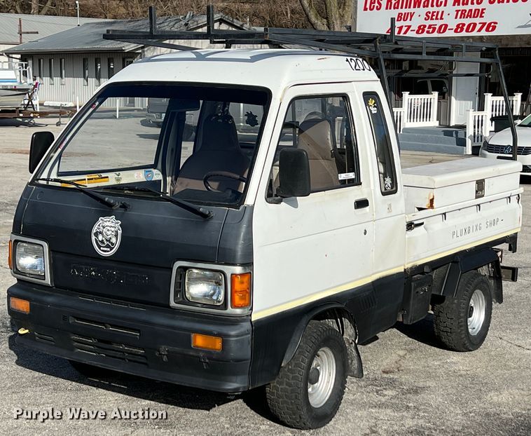 image for item KR9476 1994 Daihatsu HiJet  mini truck