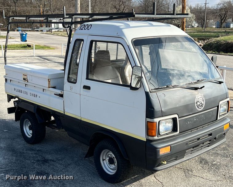 image for item KR9476 1994 Daihatsu HiJet  mini truck