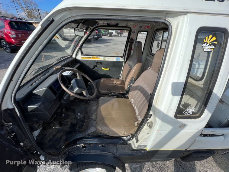 image for item KR9476 1994 Daihatsu HiJet  mini truck