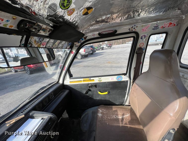 image for item KR9476 1994 Daihatsu HiJet  mini truck