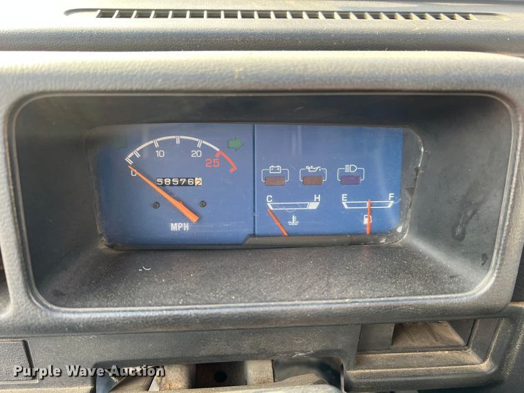 image for item KR9476 1994 Daihatsu HiJet  mini truck