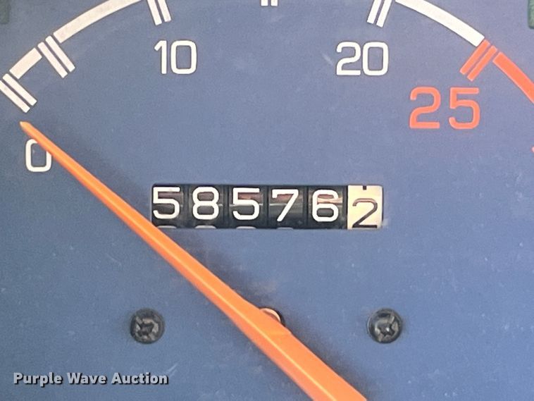 image for item KR9476 1994 Daihatsu HiJet  mini truck