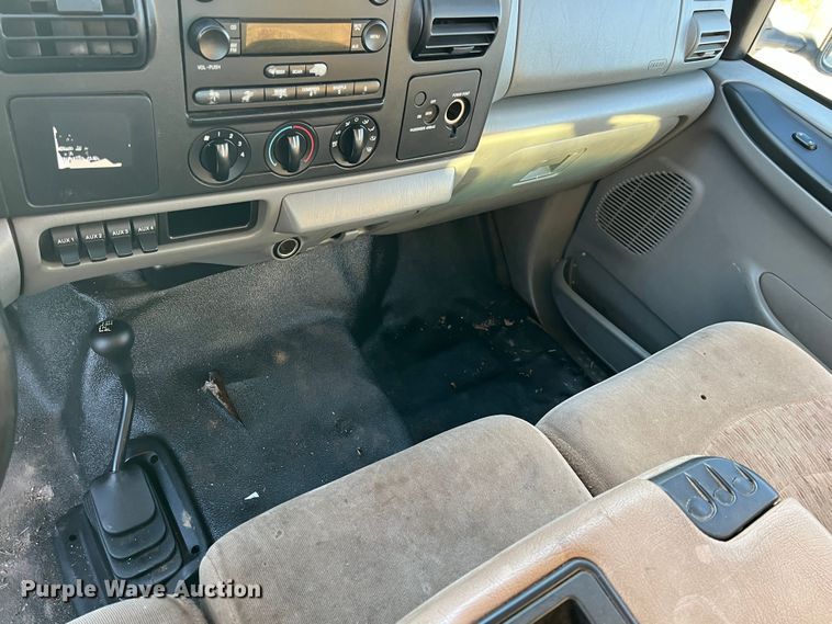 image for item KR9525 2006 Ford F450 Super Duty  dump flatbed truck