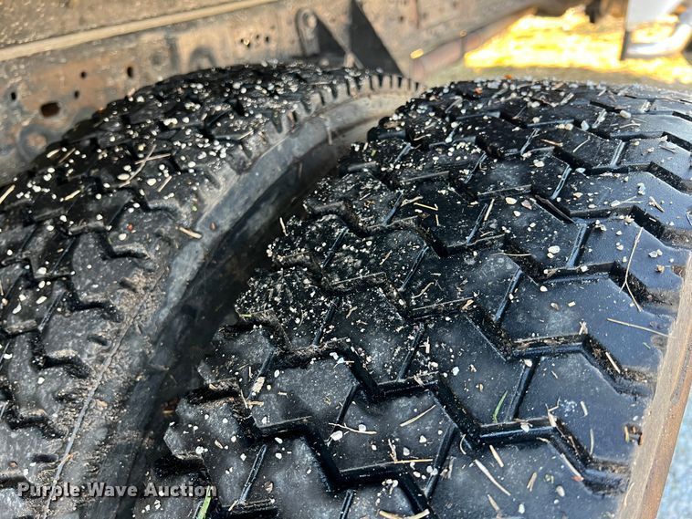 image for item KR9525 2006 Ford F450 Super Duty  dump flatbed truck