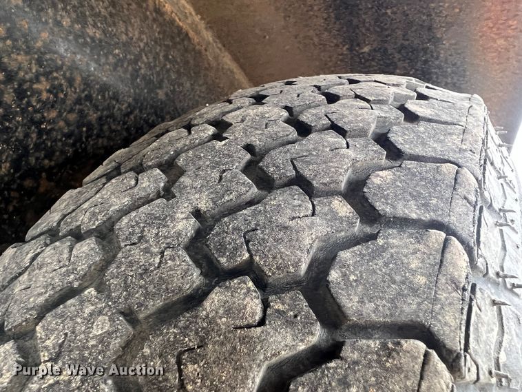 image for item KR9527 Kubota BX2670 tractor with 2017 Kubota trailer