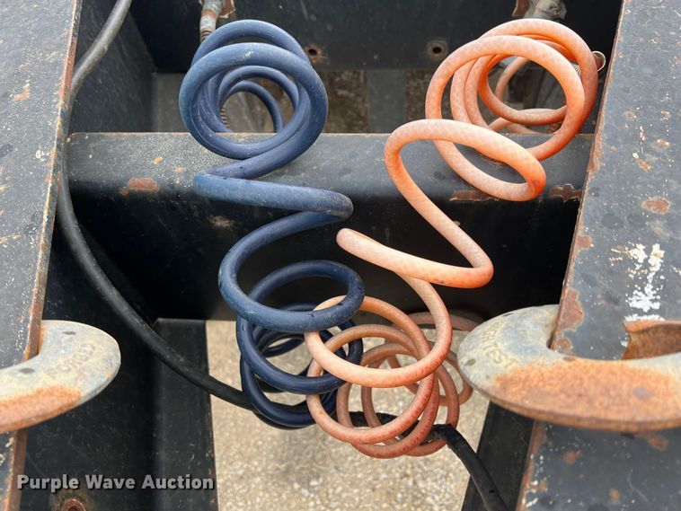 image for item KR9533 2007 Eager Beaver 25XPT  equipment trailer