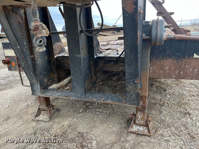 image for item KR9533 2007 Eager Beaver 25XPT  equipment trailer