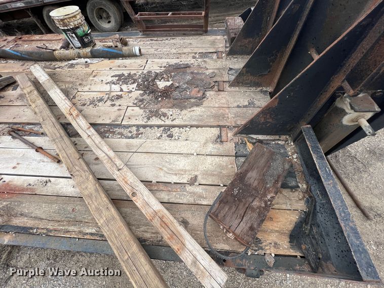 image for item KR9533 2007 Eager Beaver 25XPT  equipment trailer