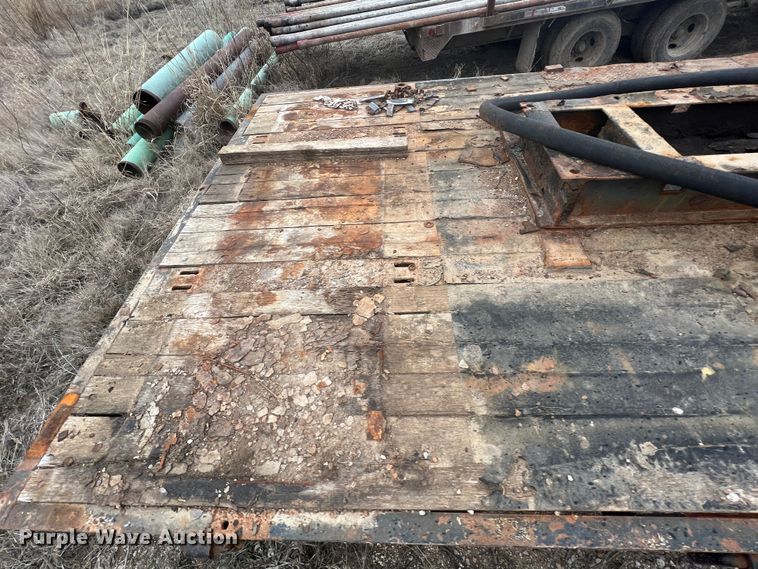 image for item KR9533 2007 Eager Beaver 25XPT  equipment trailer