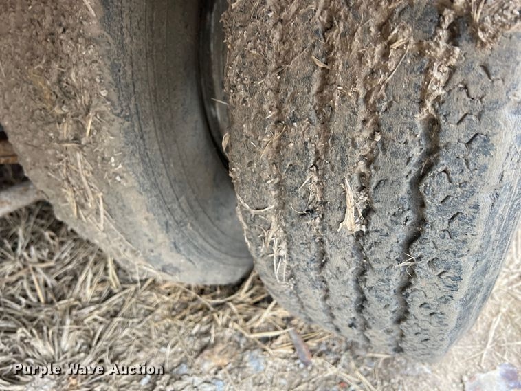 image for item KR9533 2007 Eager Beaver 25XPT  equipment trailer