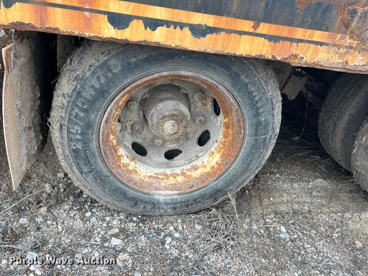 image for item KR9533 2007 Eager Beaver 25XPT  equipment trailer