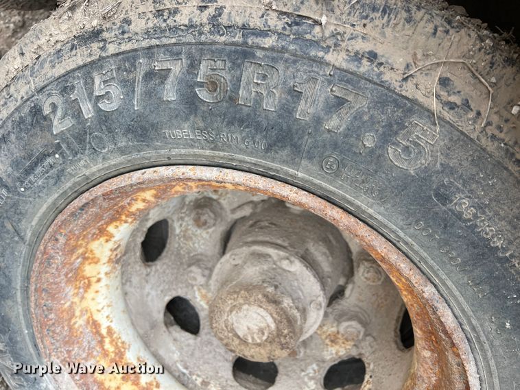 image for item KR9533 2007 Eager Beaver 25XPT  equipment trailer