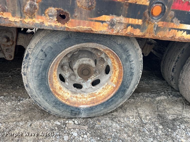 image for item KR9533 2007 Eager Beaver 25XPT  equipment trailer