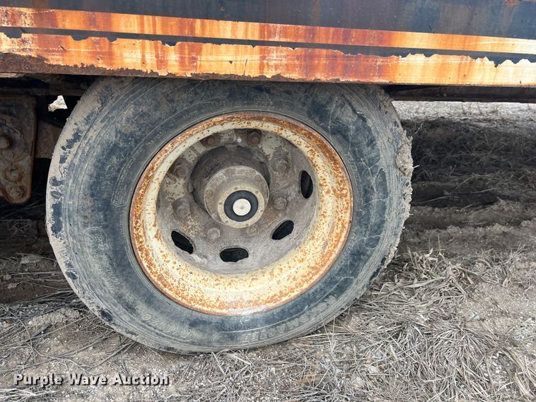 image for item KR9533 2007 Eager Beaver 25XPT  equipment trailer