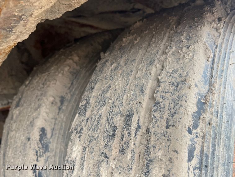 image for item KR9533 2007 Eager Beaver 25XPT  equipment trailer