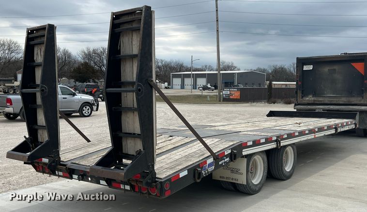 image for item KR9535 2017 Eager Beaver 20XPT  equipment trailer