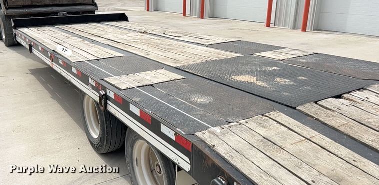 image for item KR9535 2017 Eager Beaver 20XPT  equipment trailer