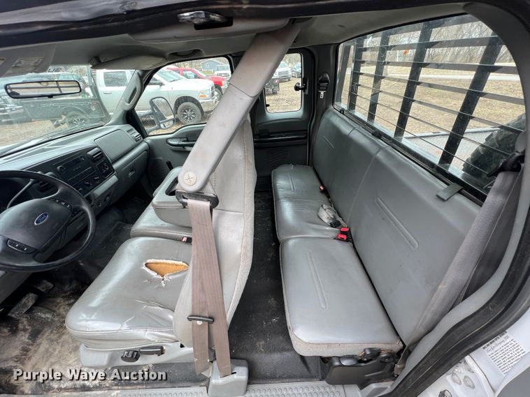 image for item KR9538 2007 Ford F350 Super Duty XL  SuperCab flatbed pickup truck