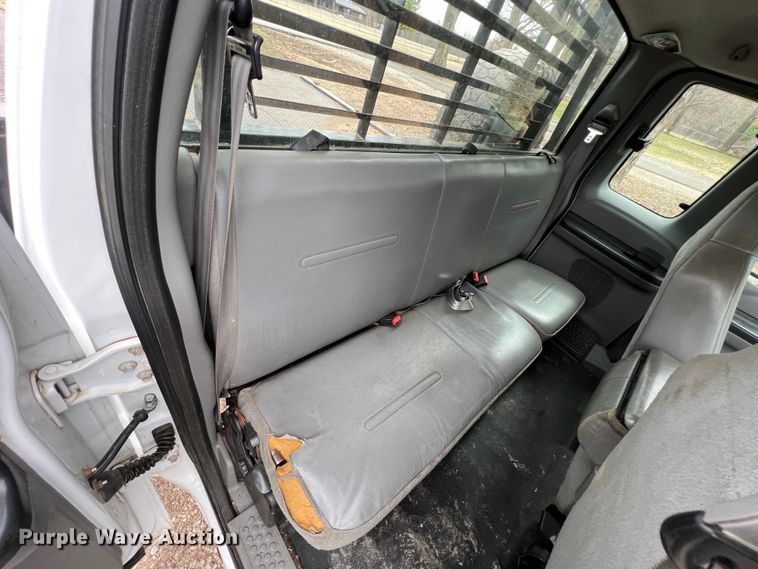 image for item KR9538 2007 Ford F350 Super Duty XL  SuperCab flatbed pickup truck