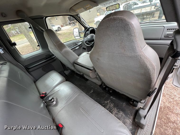 image for item KR9538 2007 Ford F350 Super Duty XL  SuperCab flatbed pickup truck