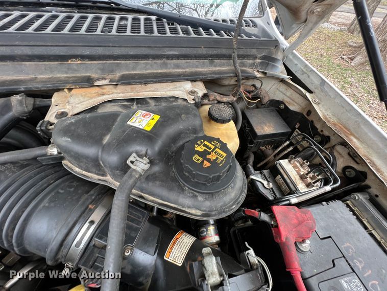 image for item KR9538 2007 Ford F350 Super Duty XL  SuperCab flatbed pickup truck