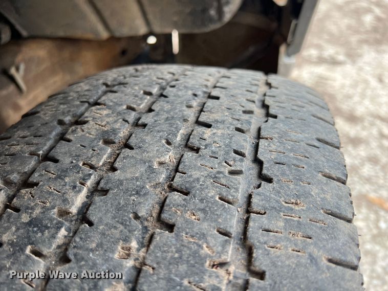 image for item KR9538 2007 Ford F350 Super Duty XL  SuperCab flatbed pickup truck