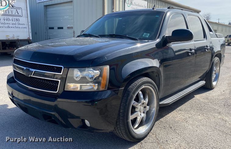 image for item KV9730 2007 Chevrolet Avalanche  Crew Cab pickup truck