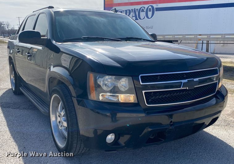 image for item KV9730 2007 Chevrolet Avalanche  Crew Cab pickup truck