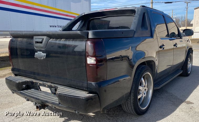 image for item KV9730 2007 Chevrolet Avalanche  Crew Cab pickup truck