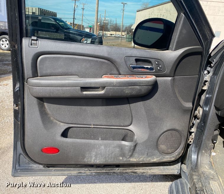 image for item KV9730 2007 Chevrolet Avalanche  Crew Cab pickup truck