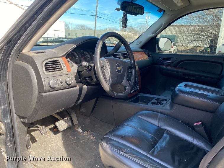 image for item KV9730 2007 Chevrolet Avalanche  Crew Cab pickup truck