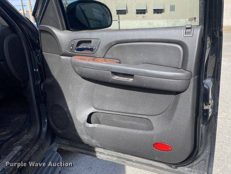 image for item KV9730 2007 Chevrolet Avalanche  Crew Cab pickup truck