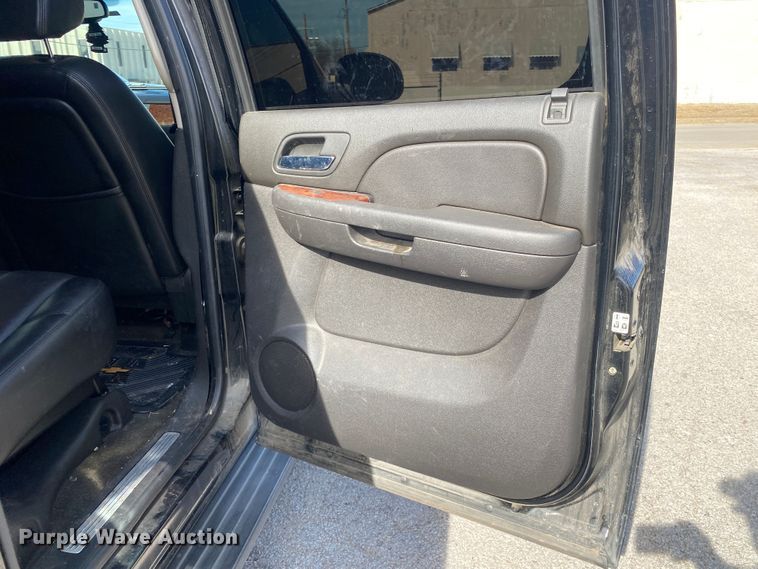 image for item KV9730 2007 Chevrolet Avalanche  Crew Cab pickup truck