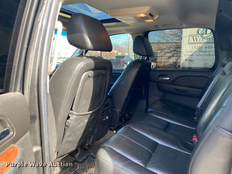 image for item KV9730 2007 Chevrolet Avalanche  Crew Cab pickup truck