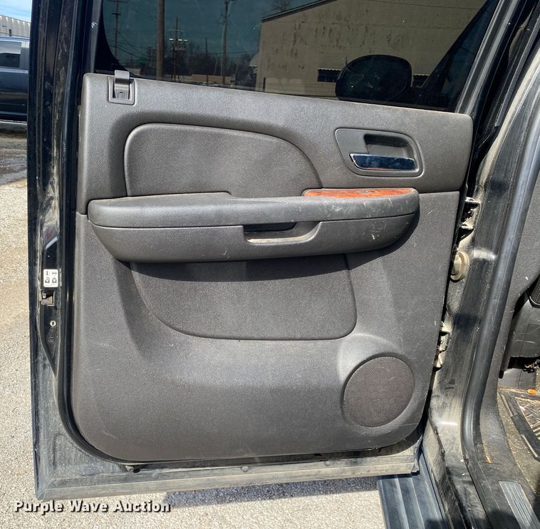 image for item KV9730 2007 Chevrolet Avalanche  Crew Cab pickup truck