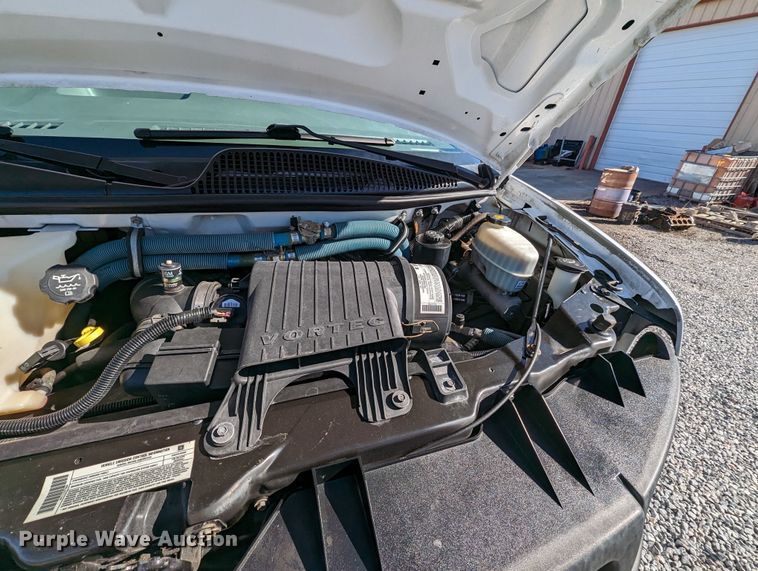 image for item LF9572 2004 GMC Savana G3500  school bus