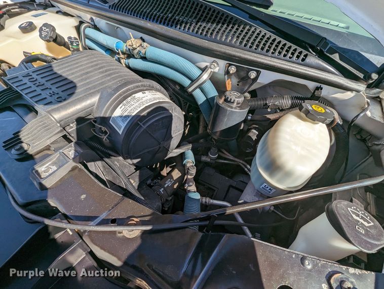 image for item LF9572 2004 GMC Savana G3500  school bus