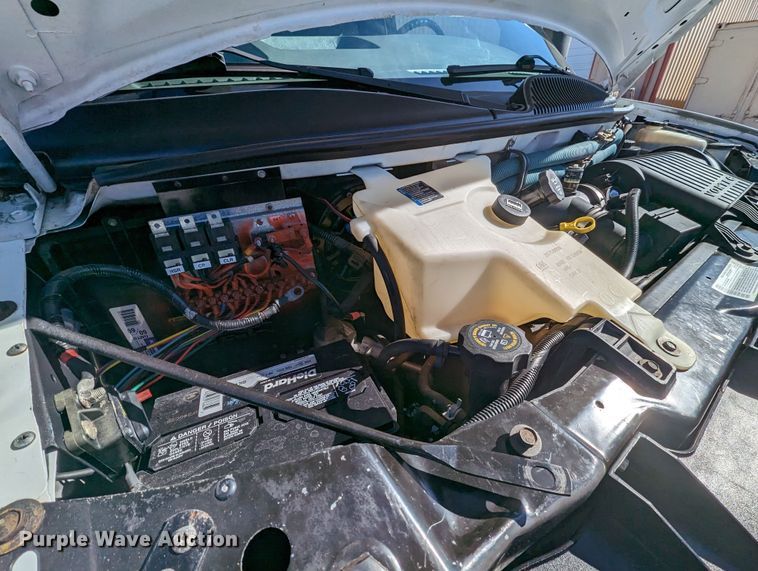 image for item LF9572 2004 GMC Savana G3500  school bus