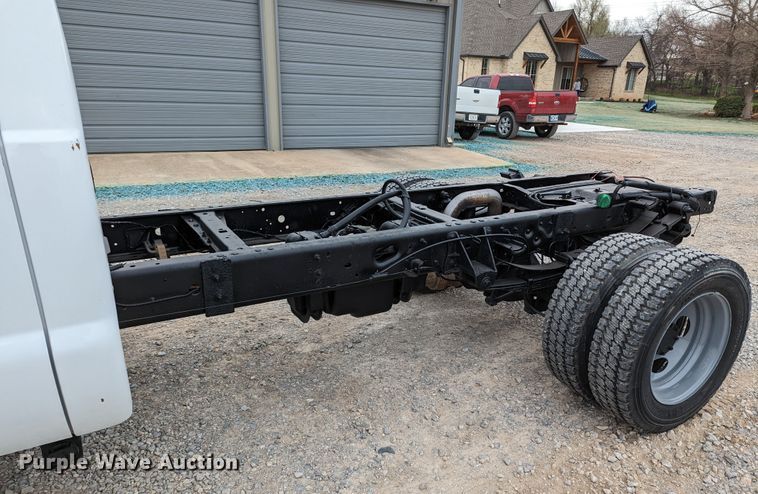 image for item LF9726 2011 Ford F450 Super Duty  truck cab and chassis