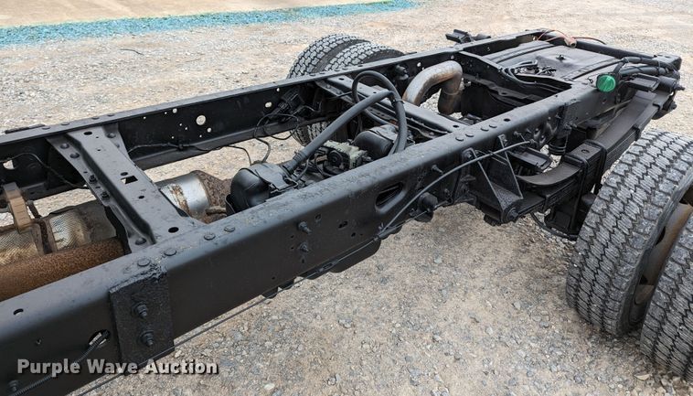 image for item LF9726 2011 Ford F450 Super Duty  truck cab and chassis