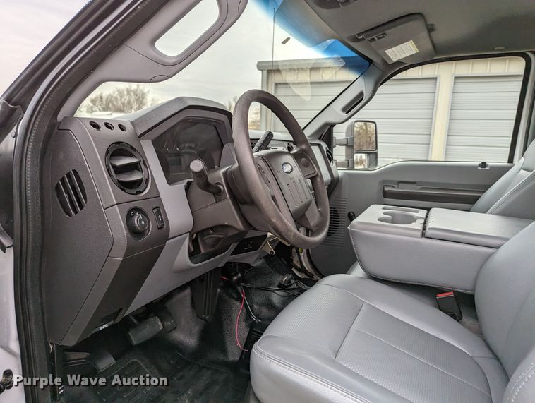 image for item LF9726 2011 Ford F450 Super Duty  truck cab and chassis