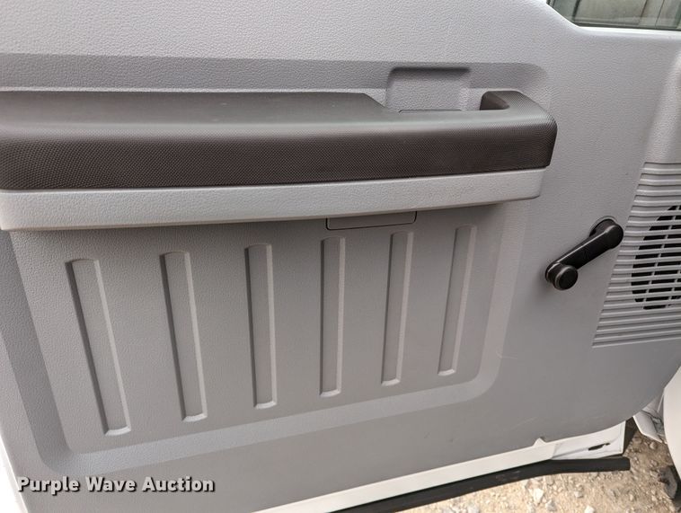 image for item LF9726 2011 Ford F450 Super Duty  truck cab and chassis