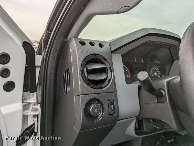 image for item LF9726 2011 Ford F450 Super Duty  truck cab and chassis